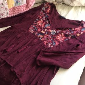 3/4 sleeve flowy embroidered top